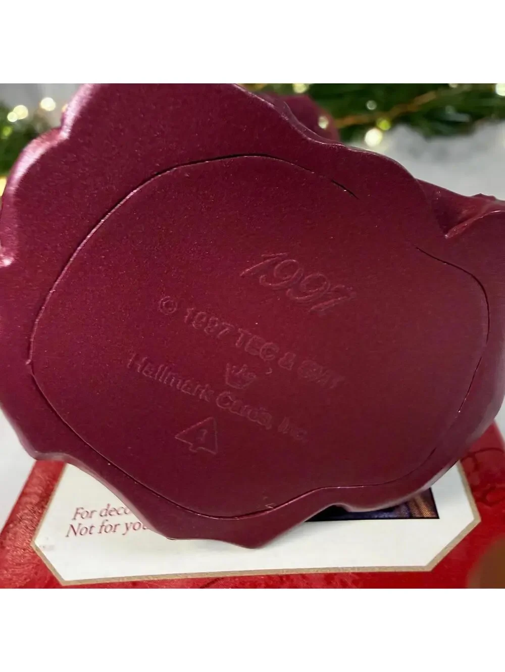 Scarlett O’Hara Hallmark Ornament - 1st in Series 1997 - Scarlett in Burgundy